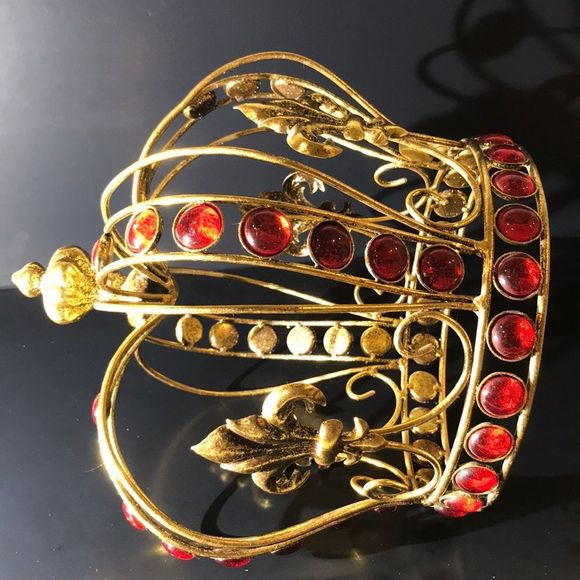 Large Home Decor Gold Crown - Picture 12 of 16